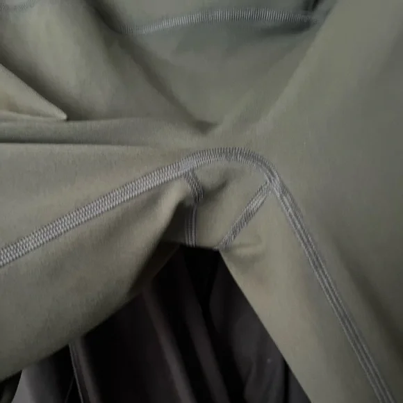 SPANX Booty Boost Leggings - Essex Green - Picture 6 of 9